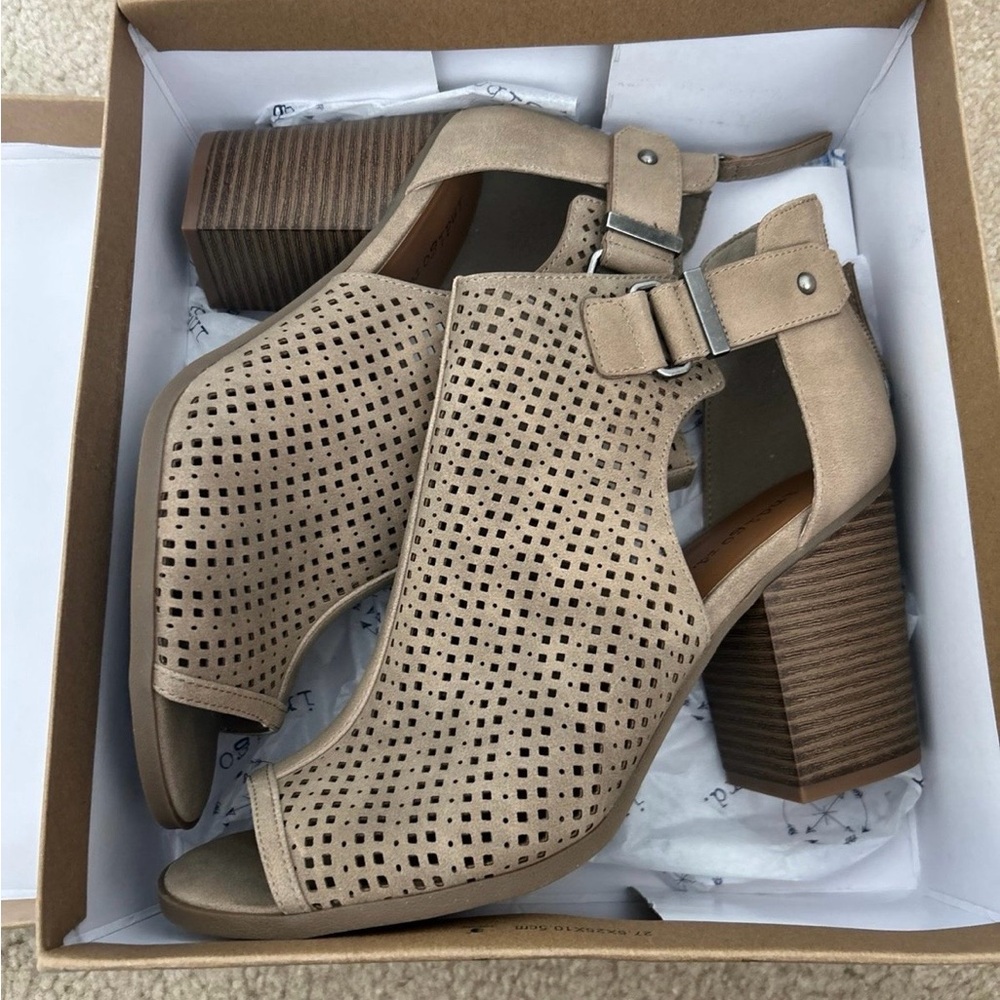 Indigo Beige Peep-Toe Heeled Boots